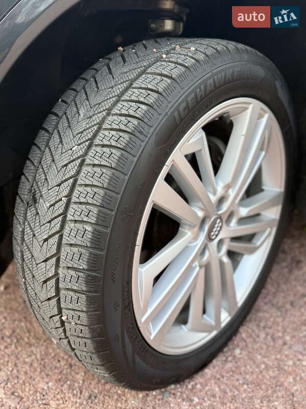 Позашляховик / Кросовер Audi Q5 2018 в Луцьку