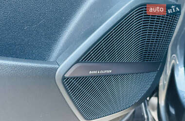 Позашляховик / Кросовер Audi Q5 2017 в  фото 24 Позашляховик / Кросовер Audi Q5 2017 в