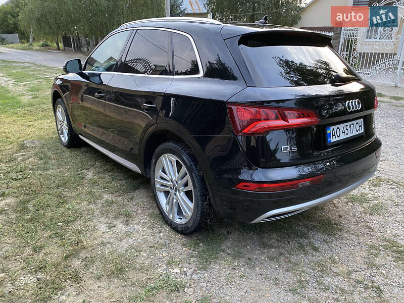 Позашляховик / Кросовер Audi Q5 2018 в Береговому
