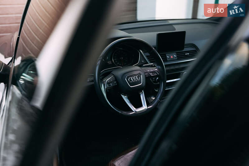 Позашляховик / Кросовер Audi Q5 2019 в Києві фото 16 Позашляховик / Кросовер Audi Q5 2019 в Києві