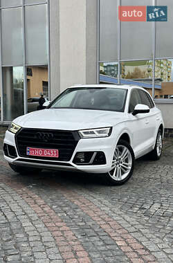 Позашляховик / Кросовер Audi Q5 2017 в Луцьку