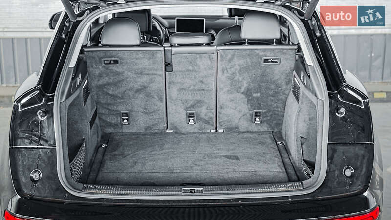 Позашляховик / Кросовер Audi Q5 2019 в Рівному