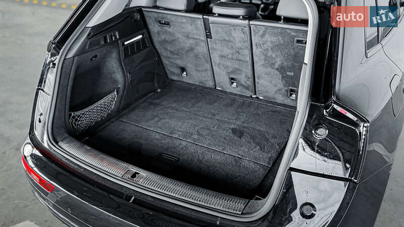 Позашляховик / Кросовер Audi Q5 2019 в Рівному