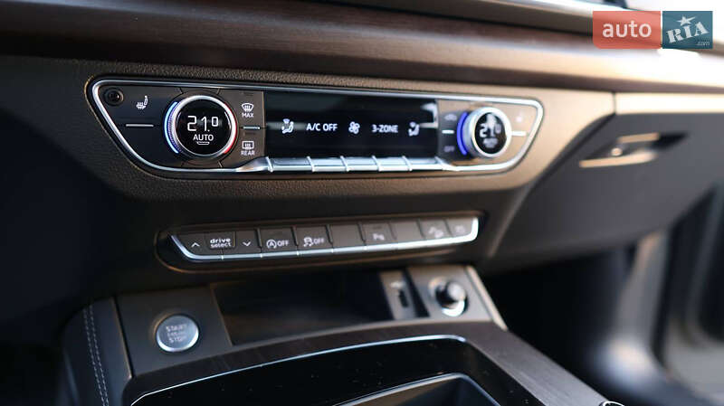 Внедорожник / Кроссовер Audi Q5 2022 в Киеве