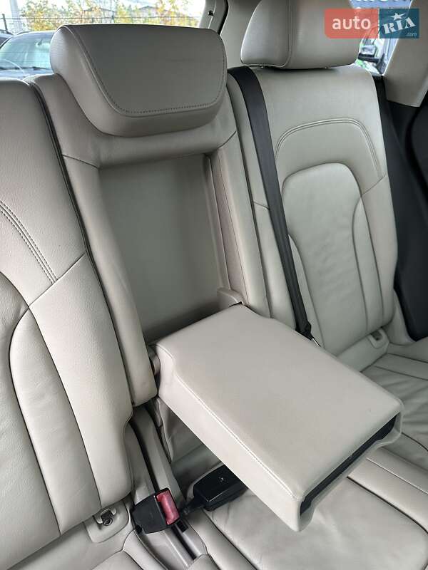 Позашляховик / Кросовер Audi Q5 2011 в Білогородці