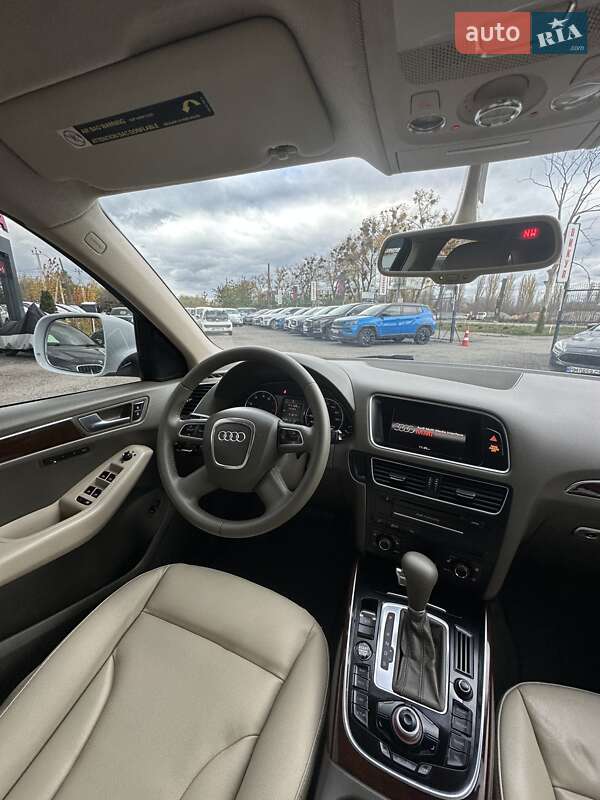 Позашляховик / Кросовер Audi Q5 2011 в Білогородці