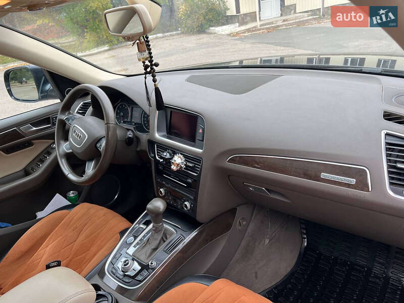Позашляховик / Кросовер Audi Q5 2012 в Слов'янську