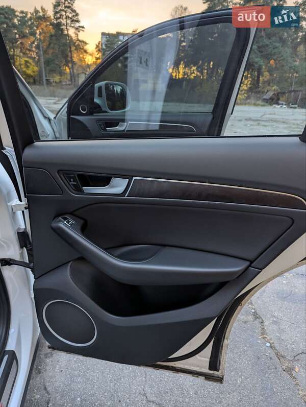 Позашляховик / Кросовер Audi Q5 2015 в Києві