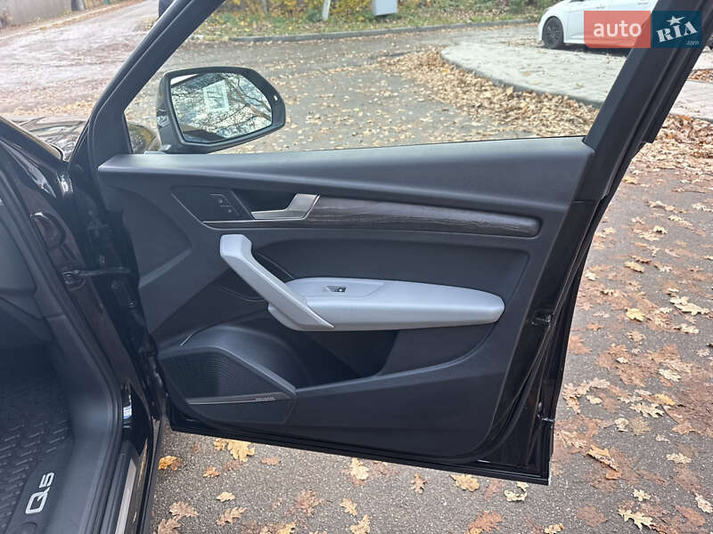 Позашляховик / Кросовер Audi Q5 2018 в Києві