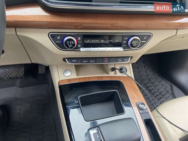 Позашляховик / Кросовер Audi Q5 2020 в Києві фото 15 Позашляховик / Кросовер Audi Q5 2020 в Києві