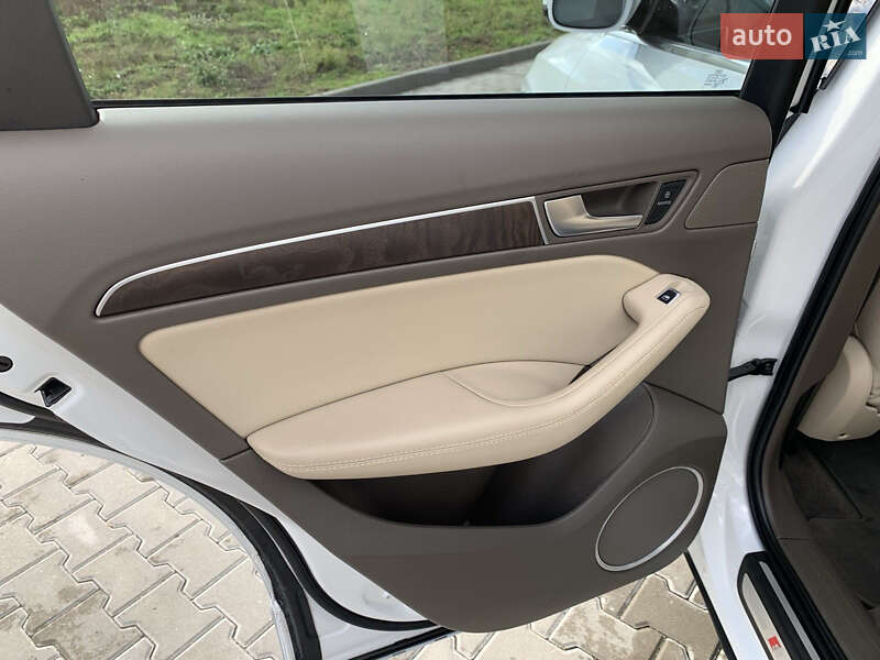 Внедорожник / Кроссовер Audi Q5 2015 в Киеве