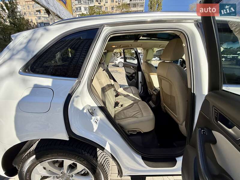 Внедорожник / Кроссовер Audi Q5 2016 в Одессе