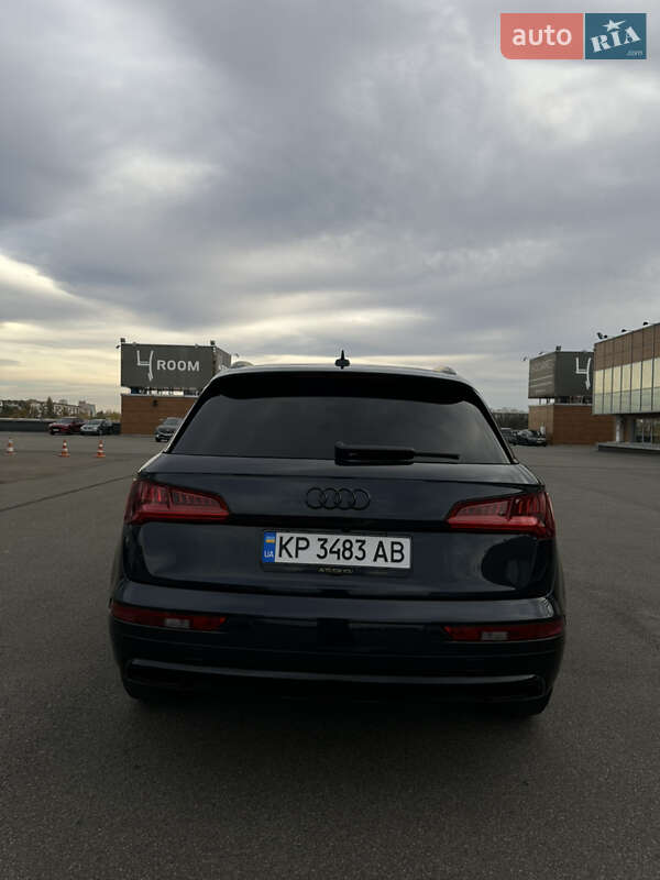 Позашляховик / Кросовер Audi Q5 2017 в Києві