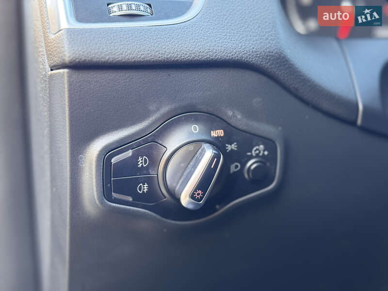 Позашляховик / Кросовер Audi Q5 2016 в Києві