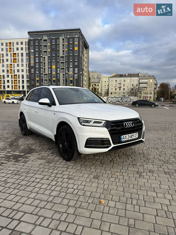 Позашляховик / Кросовер Audi Q5 2018 в Харкові