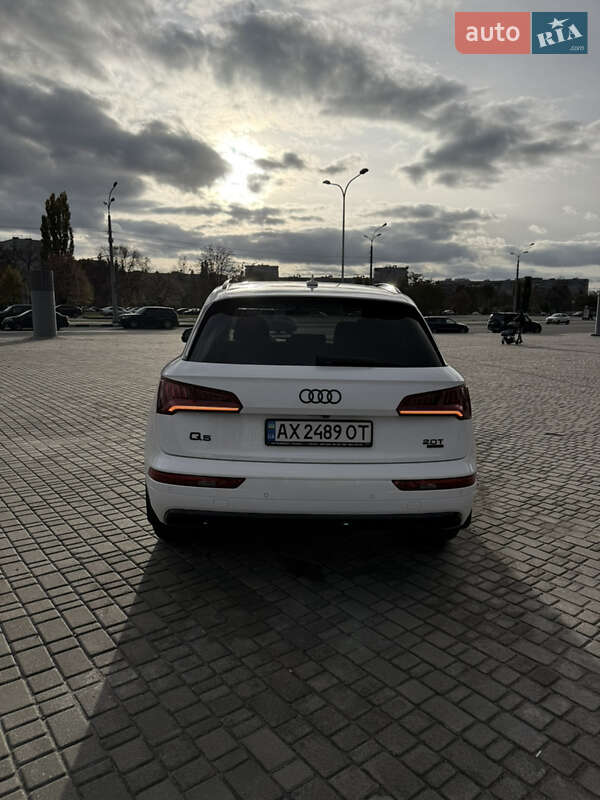Позашляховик / Кросовер Audi Q5 2018 в Харкові