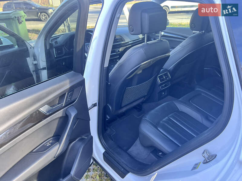 Позашляховик / Кросовер Audi Q5 2018 в Києві