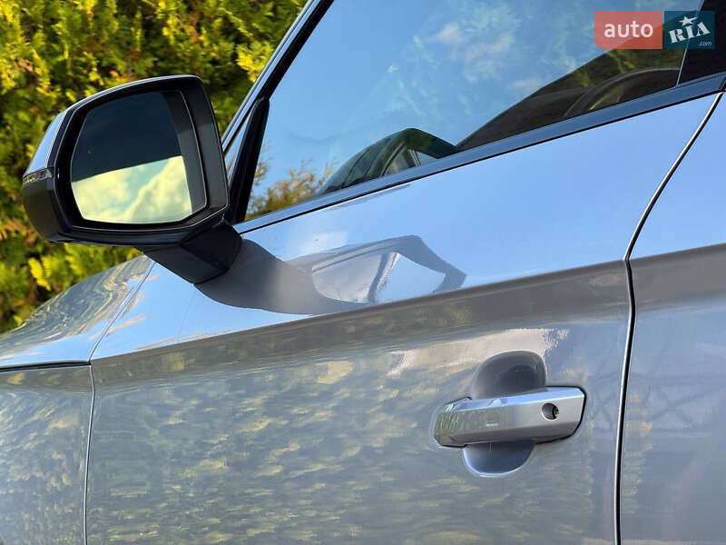 Позашляховик / Кросовер Audi Q5 2018 в Стрию