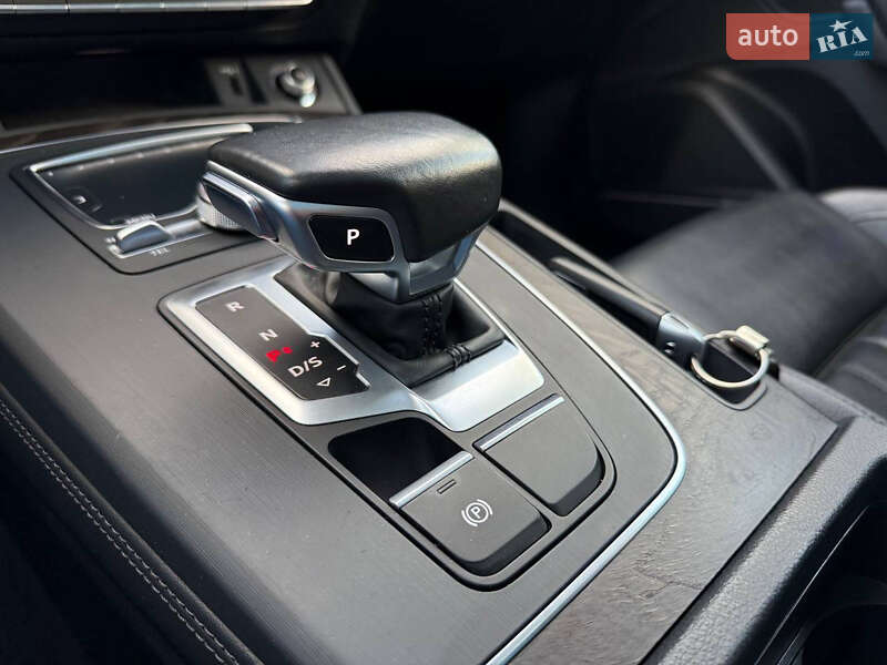 Позашляховик / Кросовер Audi Q5 2018 в Стрию