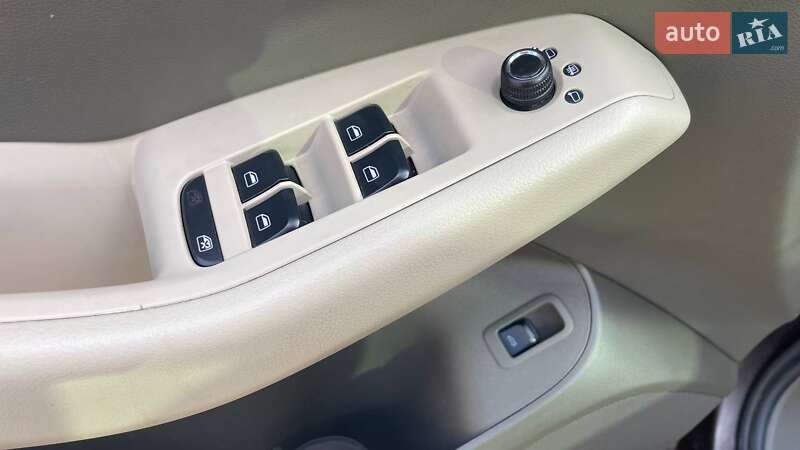 Внедорожник / Кроссовер Audi Q5 2011 в Киеве фото 14 Внедорожник / Кроссовер Audi Q5 2011 в Киеве