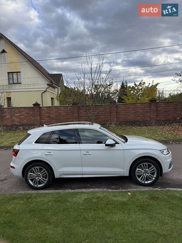 Позашляховик / Кросовер Audi Q5 2019 в Рівному