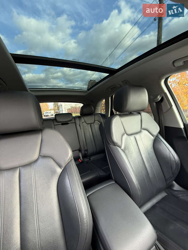 Позашляховик / Кросовер Audi Q5 2019 в Рівному