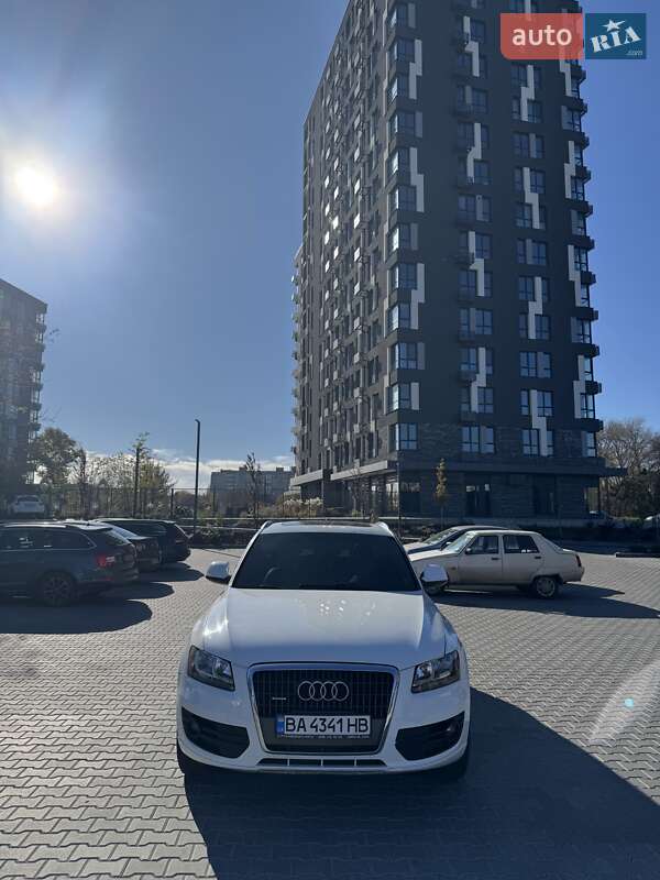 Внедорожник / Кроссовер Audi Q5 2010 в Кропивницком