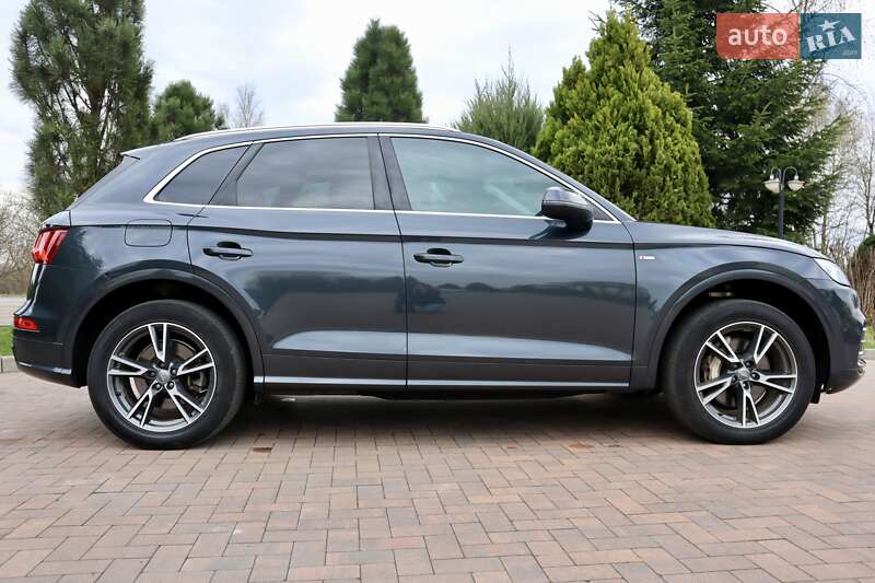 Внедорожник / Кроссовер Audi Q5 2019 в Ивано-Франковске