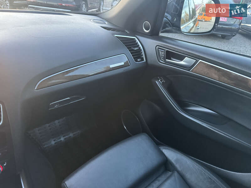 Позашляховик / Кросовер Audi Q5 2016 в Луцьку