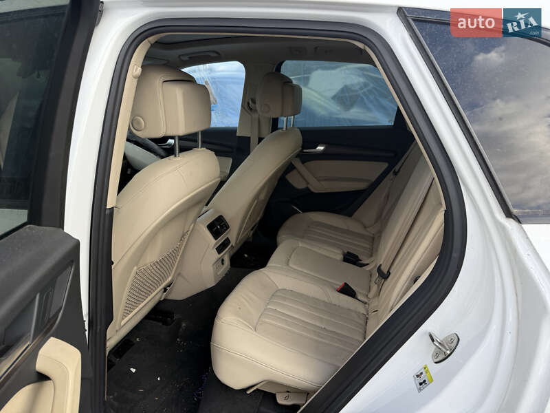 Позашляховик / Кросовер Audi Q5 2021 в Києві