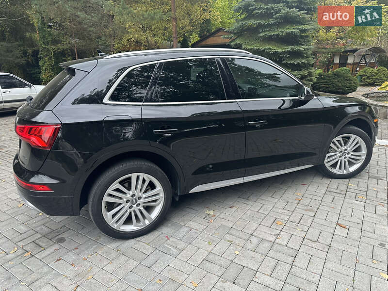Позашляховик / Кросовер Audi Q5 2019 в Києві фото 25 Позашляховик / Кросовер Audi Q5 2019 в Києві
