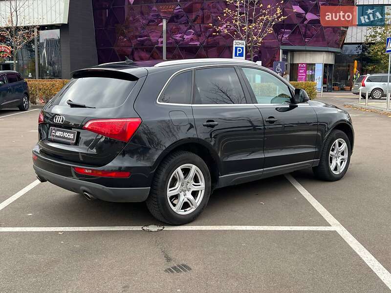 Позашляховик / Кросовер Audi Q5 2011 в Києві
