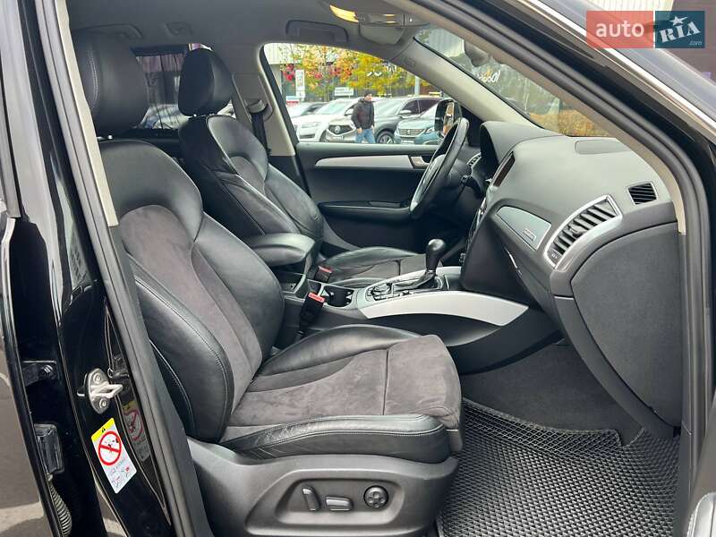 Позашляховик / Кросовер Audi Q5 2011 в Києві