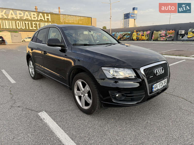 Позашляховик / Кросовер Audi Q5 2011 в Києві