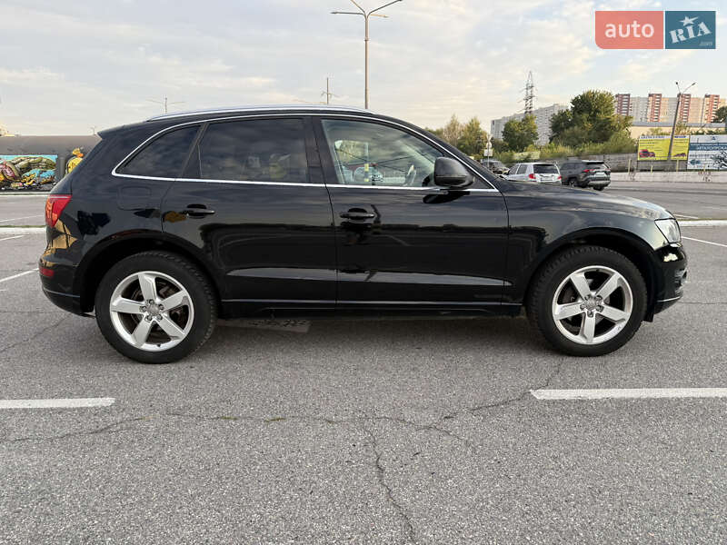 Позашляховик / Кросовер Audi Q5 2011 в Києві