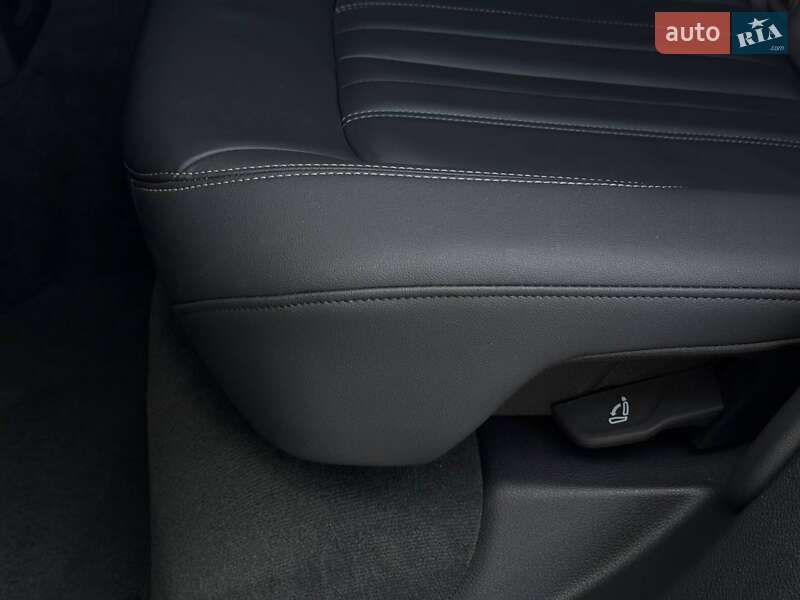 Внедорожник / Кроссовер Audi Q5 2023 в Ровно