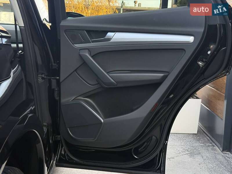 Внедорожник / Кроссовер Audi Q5 2023 в Ровно