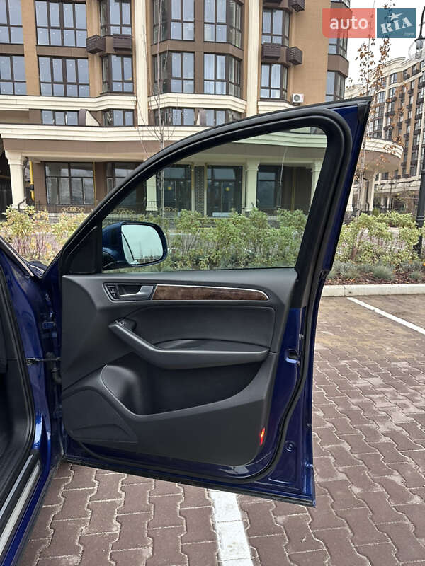 Позашляховик / Кросовер Audi Q5 2015 в Києві