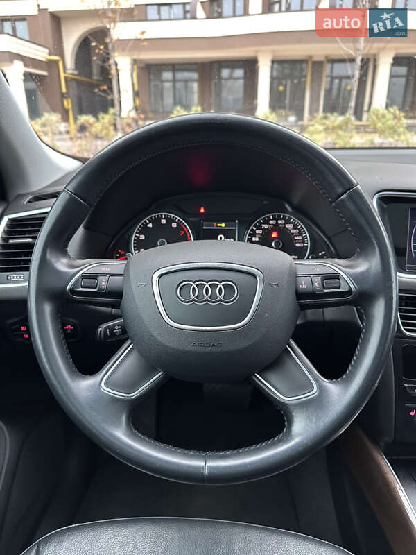 Позашляховик / Кросовер Audi Q5 2015 в Києві