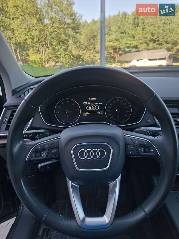 Позашляховик / Кросовер Audi Q5 2018 в Львові