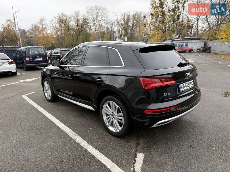 Внедорожник / Кроссовер Audi Q5 2018 в Киеве