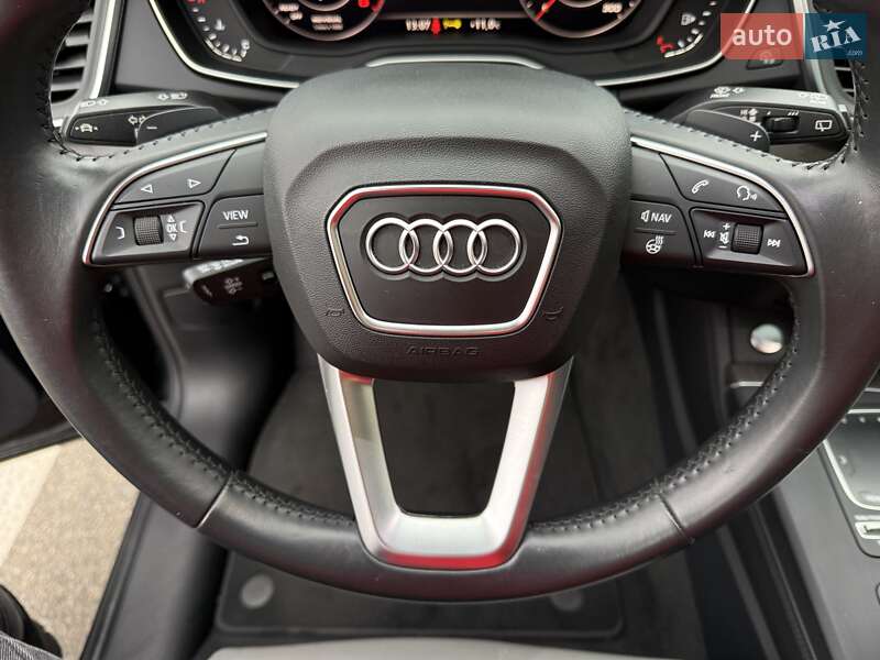 Внедорожник / Кроссовер Audi Q5 2018 в Киеве