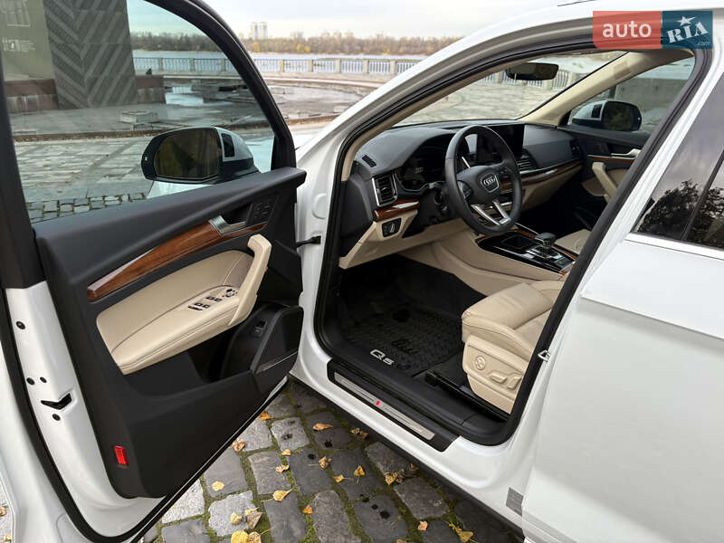 Позашляховик / Кросовер Audi Q5 2023 в Києві