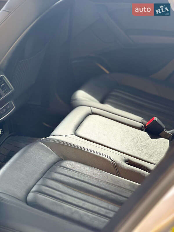 Внедорожник / Кроссовер Audi Q5 2019 в Киеве