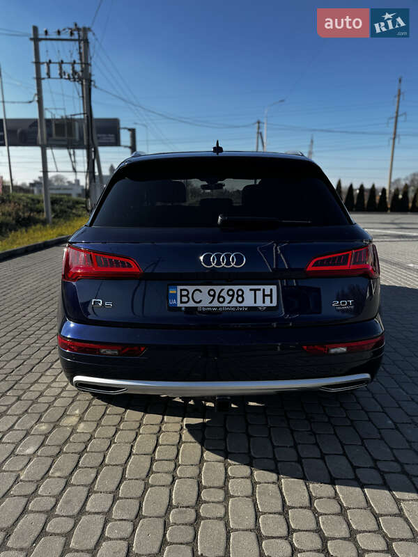 Позашляховик / Кросовер Audi Q5 2017 в Львові