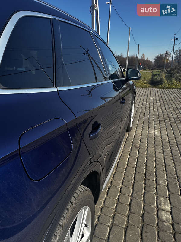 Позашляховик / Кросовер Audi Q5 2017 в Львові