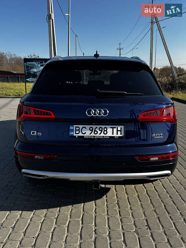 Позашляховик / Кросовер Audi Q5 2017 в Львові