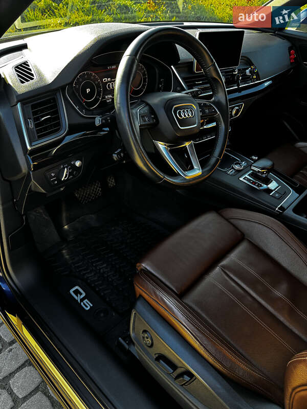 Позашляховик / Кросовер Audi Q5 2017 в Львові