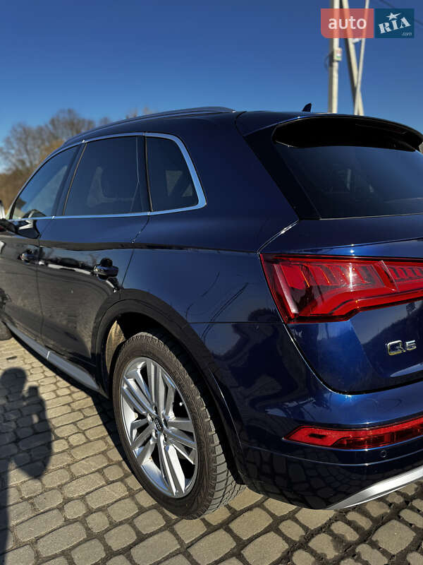 Позашляховик / Кросовер Audi Q5 2017 в Львові