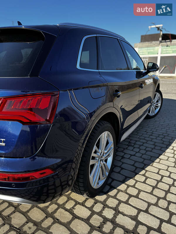 Позашляховик / Кросовер Audi Q5 2017 в Львові